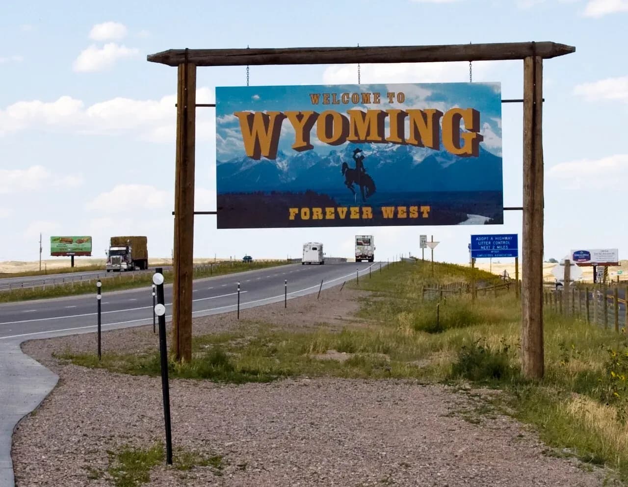 Wyoming: Laramie County Sheriff's Office Conducts Three-Day Raid Against Weight Station Bypasses; 32 Detained Handed Over to ICE